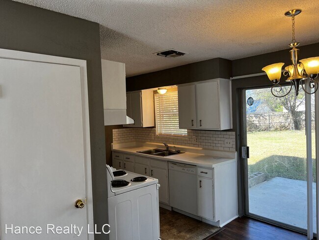 Building Photo - 3 br, 2 bath House - 3325-Turnabout Loop