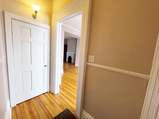 Building Photo - 121 Wright St