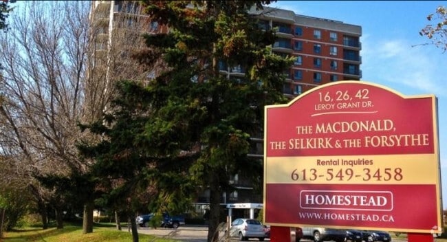 Building Photo - MacDonald