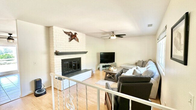Building Photo - Awesome Single-Story Ranch-Style Home with...