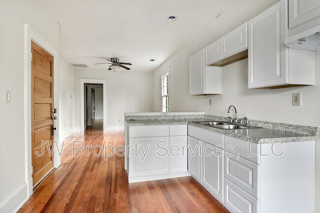 Foto del edificio - 318 N Olympia St