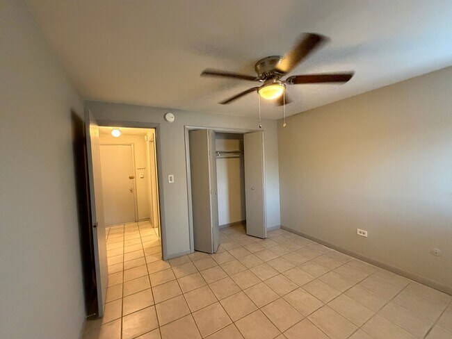 Foto del edificio - 8039 W Grand Ave