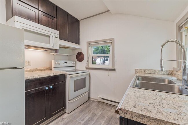 Building Photo - 1126 Modoc Ave
