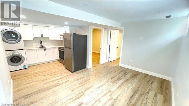 Building Photo - 83 Pondcliffe Dr