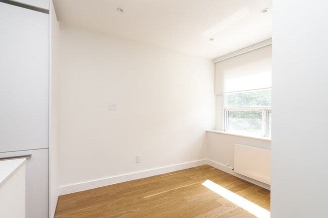 Building Photo - 95 Jameson Ave