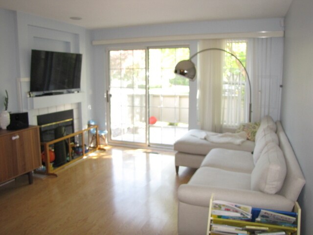 Foto del edificio - 2BR/1.5BA Townhouse *Near Parkers Lake!* - Plymouth- Available Sept 1!