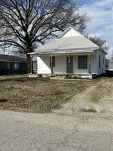 Building Photo - 1007 E Madison St