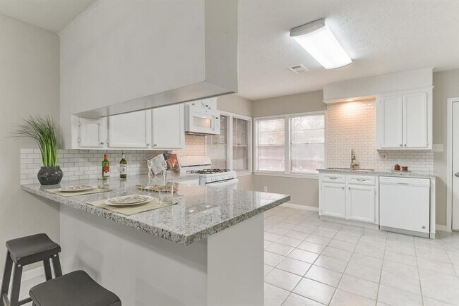 Foto del edificio - Beautiful 3 Bedroom Home in Santa Fe,