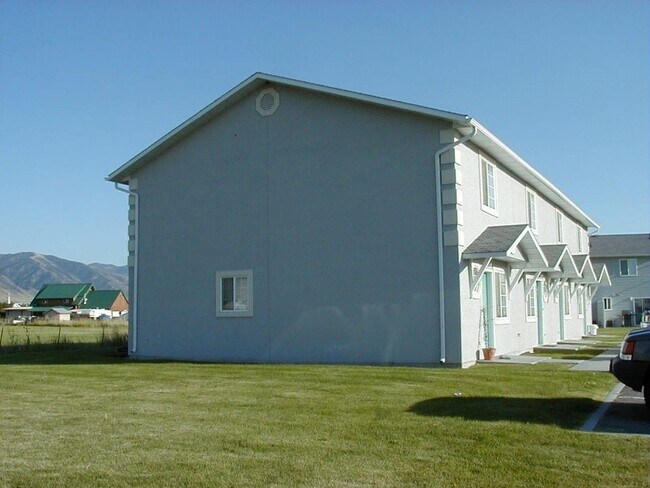 Building Photo - 172 W 800 N