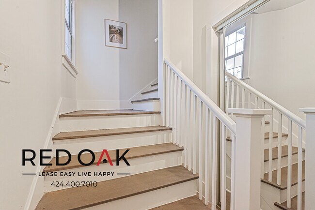 Foto del edificio - ~1 Month FREE~ Amazing Four Bedroom with a...