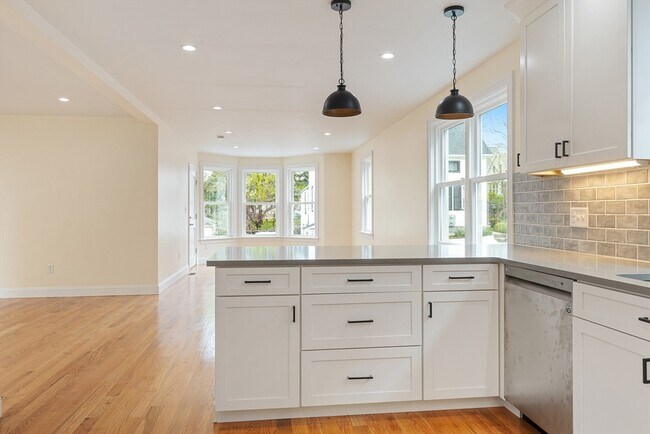 Foto del edificio - 48 W Tremlett St