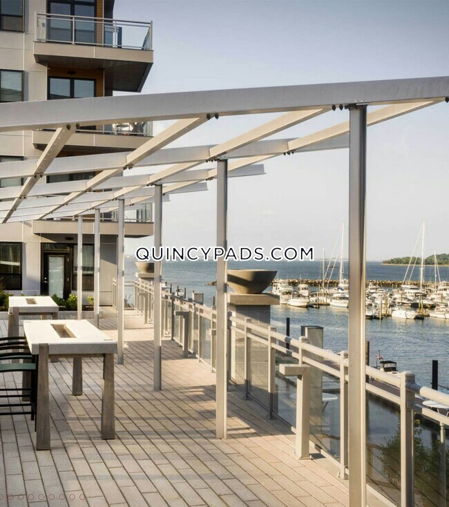 Foto del edificio - 552 Victory Rd.