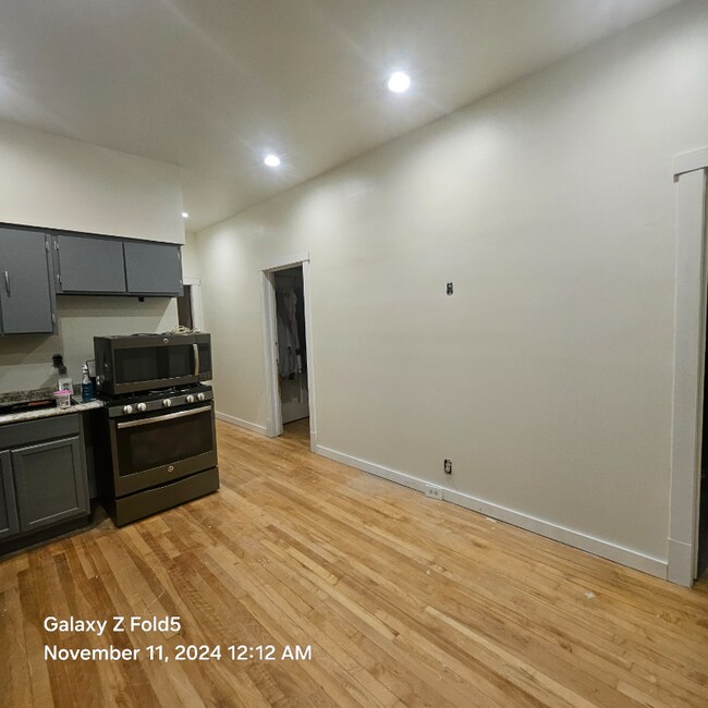 Foto del edificio - 2453 N Marmora Ave