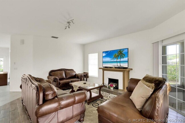 Foto del edificio - 7334 Pine Creek Way