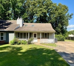 Building Photo - 1401 Elmdale Pl