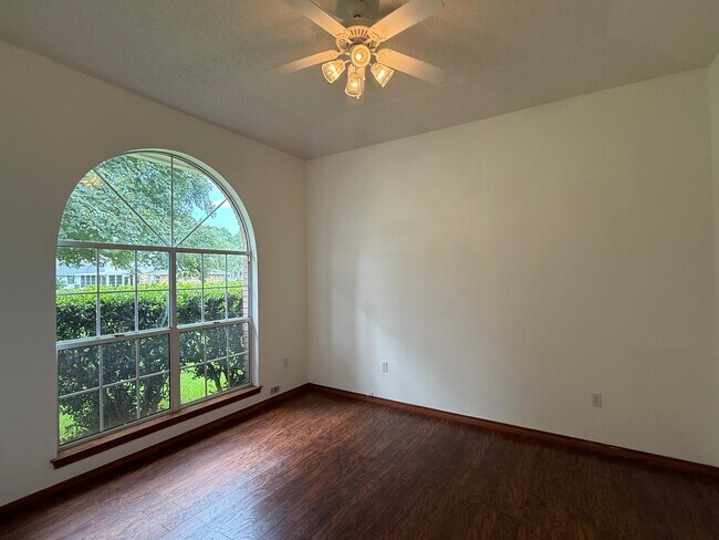 Foto del edificio - 4444 Southminster Cir