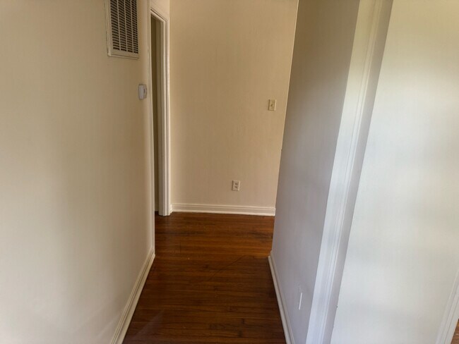 Foto del edificio - 405 Hampton Dr