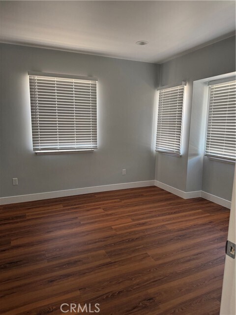 Foto del edificio - 530 N Dalton Ave