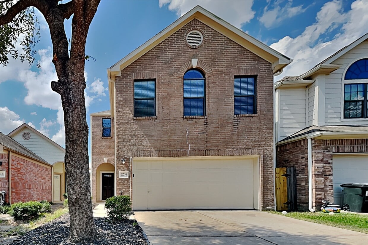 Primary Photo - 29719 Buffalo Canyon Dr