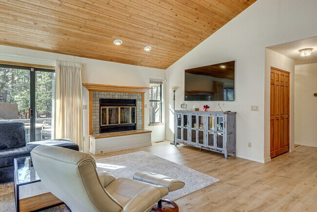 Foto del edificio - 1490 Valley Ranch Cir