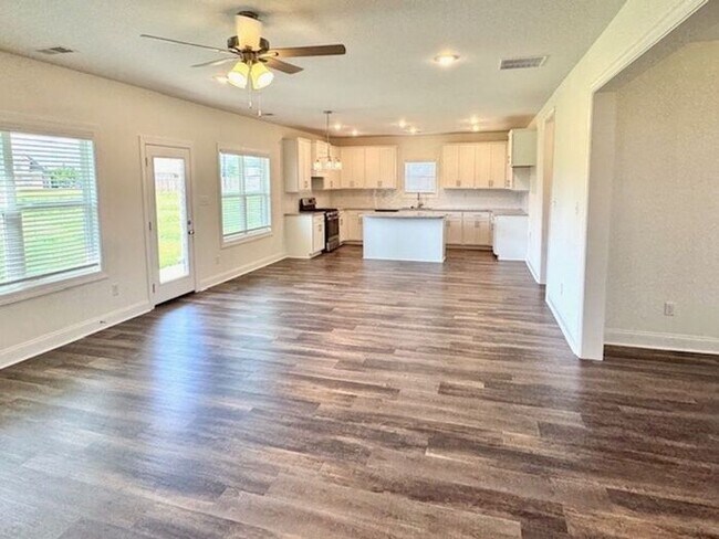 Foto del edificio - Move In Special! Now Leasing a Brand New 4...