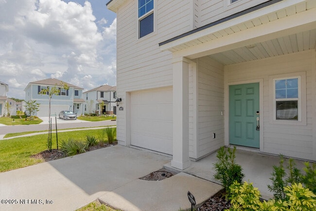 Building Photo - 14438 Macadamia Ln