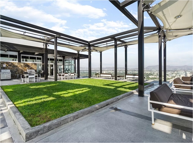 Building Photo - 3810 Wilshire Blvd