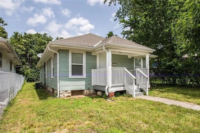 Building Photo - 5918 Anderson Ave