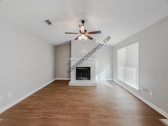 Building Photo - 707 Pattywood Dr