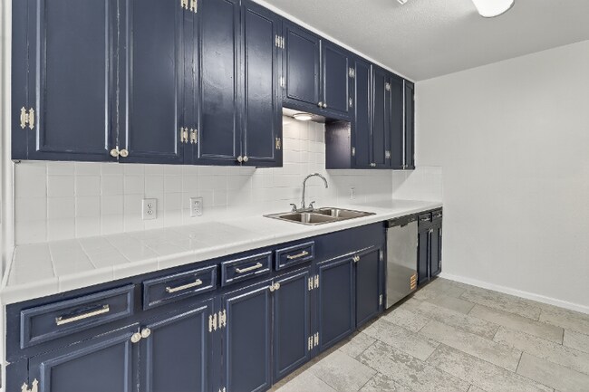 Foto del edificio - 4634 Weir Dr