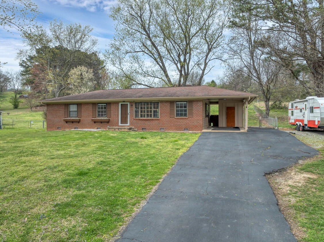 Photo - 8848 W Simpson Rd (Knoxville, TN)