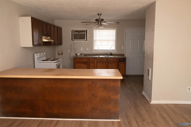 Building Photo - 3225 Clopton St SW