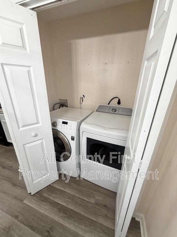 Foto del edificio - 3335 Crestview Ct