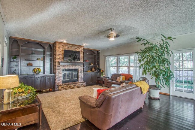 Building Photo - 6344 Via Aventura Dr
