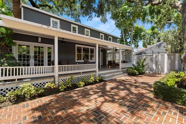 Building Photo - 3003 W Villa Rosa Park