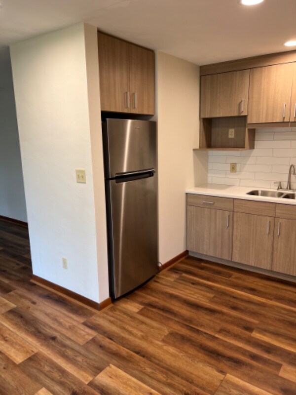 Foto del edificio - 988 Somerset Dr