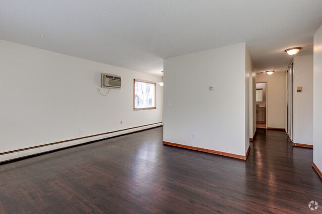 1BR, 1BA - 700SF - Living Room - 2420 Dupont Ave S