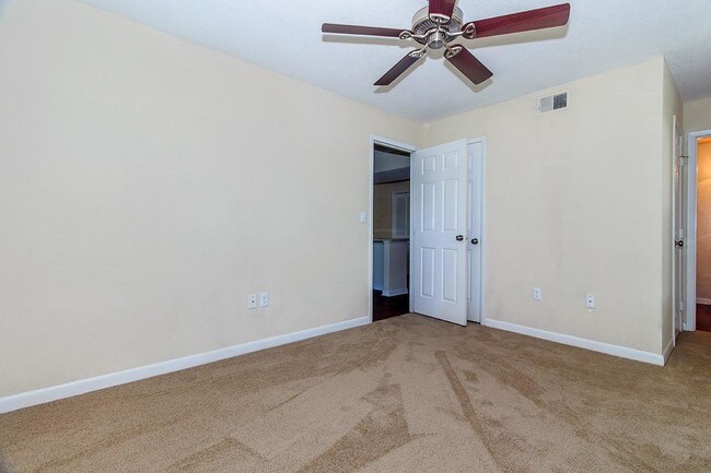 Coachman Club Apartments Apartments Clearwater Fl Apartments Com