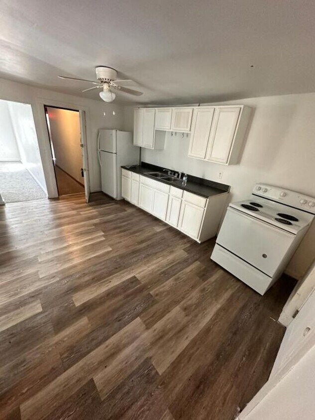 Foto del edificio - 14-16-16 Bridge Ct