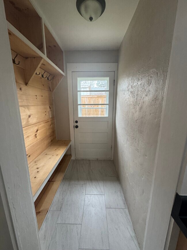 Foto del edificio - 610 Ripley Ave