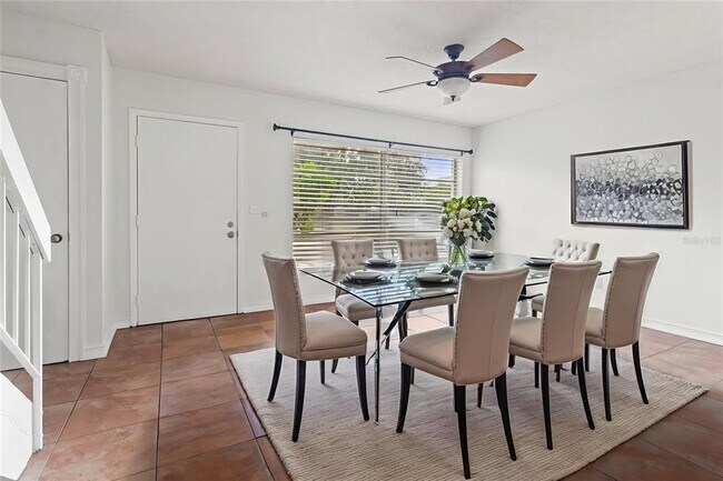 Foto del edificio - 15636 Morning Dr