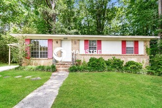 Building Photo - 1032 Sandy Brook Cir