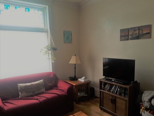 Foto del edificio - 1432 E 3rd St