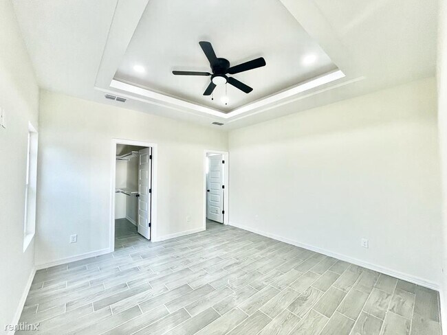 Foto del edificio - 3 br, 2 bath House - 2411 San Charbel St