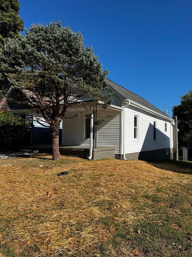 Foto del edificio - 408 E Oak Hill Ave