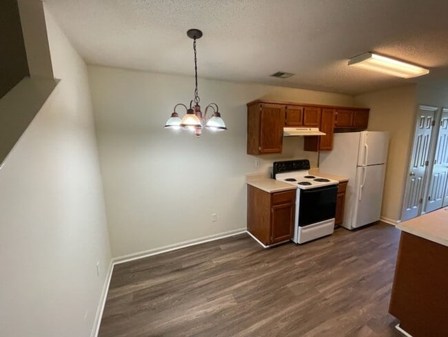 Building Photo - Bailey Station Townhomes