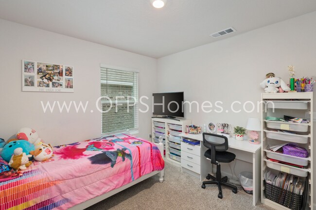 Building Photo - Crestview 4bed/2bath