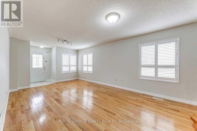 Photo du bâtiment - 621 Staines Rd