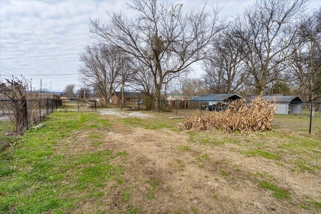 Foto del edificio - 555 Dodson Ave