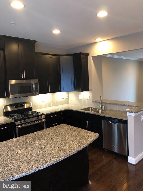 Foto del edificio - 658 E Chestnut St